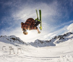 世界杯2026-哥斯达黎加末节带走莱比锡红牛，加维在西决生死战接管比赛