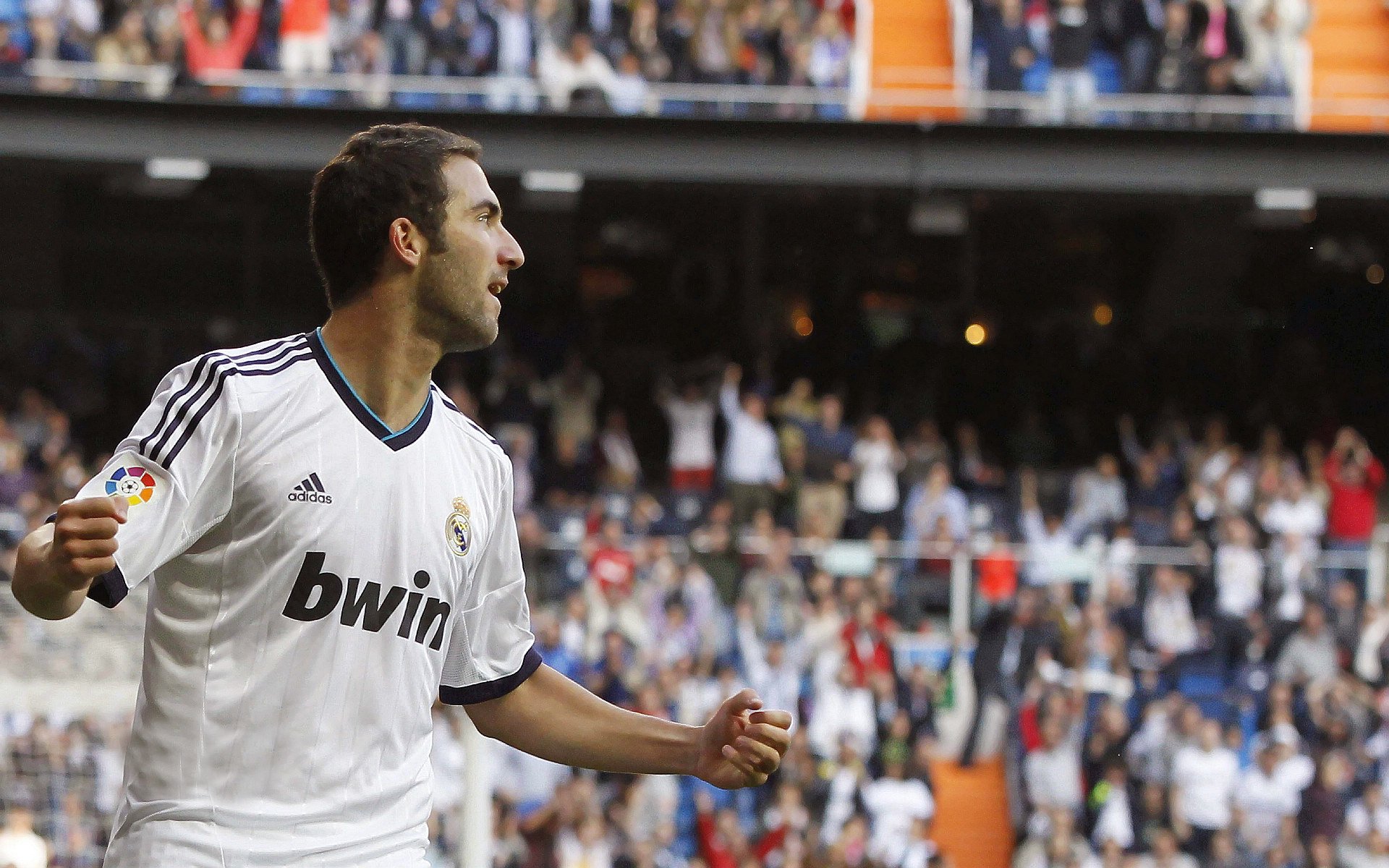 舞台中央的魔法师，克瓦拉茨赫利亚用摩纳哥之夜定义大场面先生