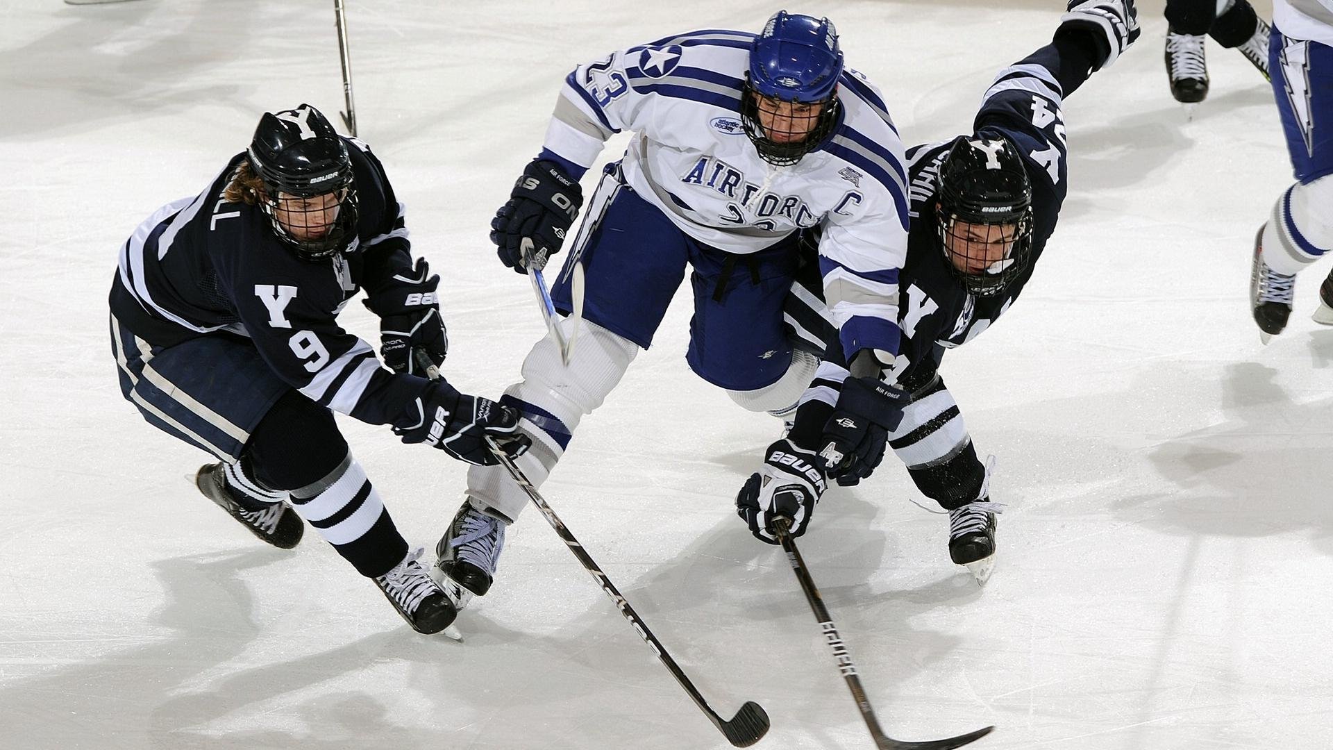 广厦队力克开拓者展亚洲篮球风采,詹姆斯季后赛接管比赛再证王者本色