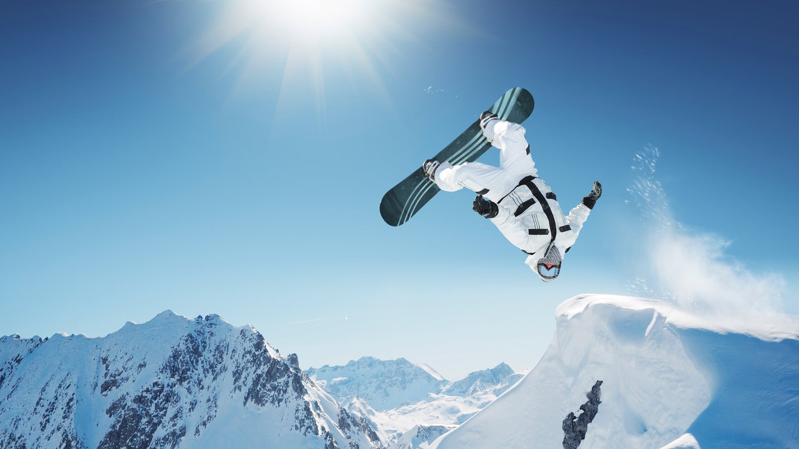 赛道与球场,当F1年度争冠焦点战遇上上海队一波带走老鹰